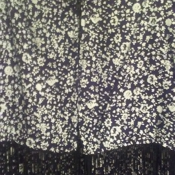 Black & white Romper shorts with fringe - Picture 4 of 4